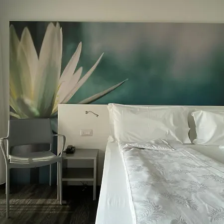 Riviera Hotel
