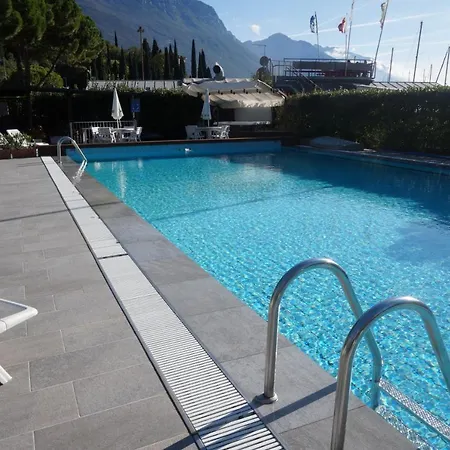 Riviera Hotel 3*